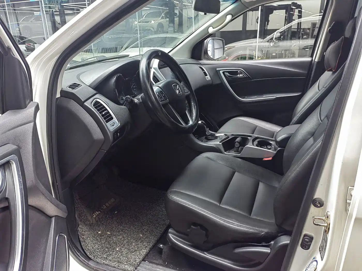 Jiangling Yusheng S350 2015 2013 2.4T Automatic 2WD Diesel Premium Luxury 5-seater