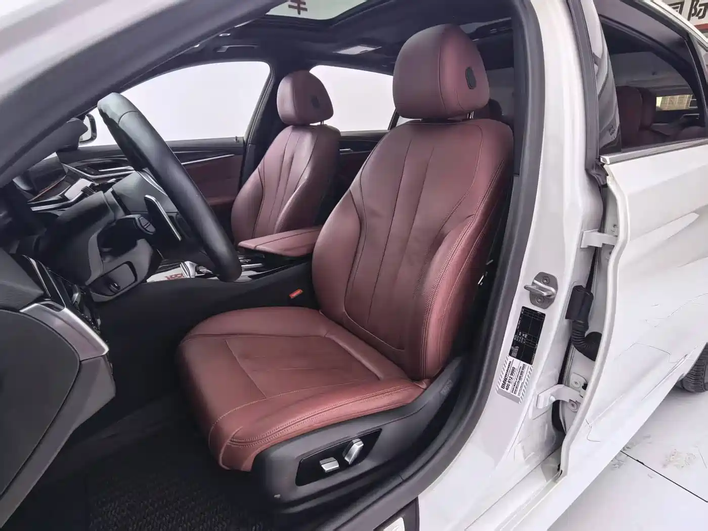 BMW 5 Series 2020 530Li Exclusive M Sport Package фото 19