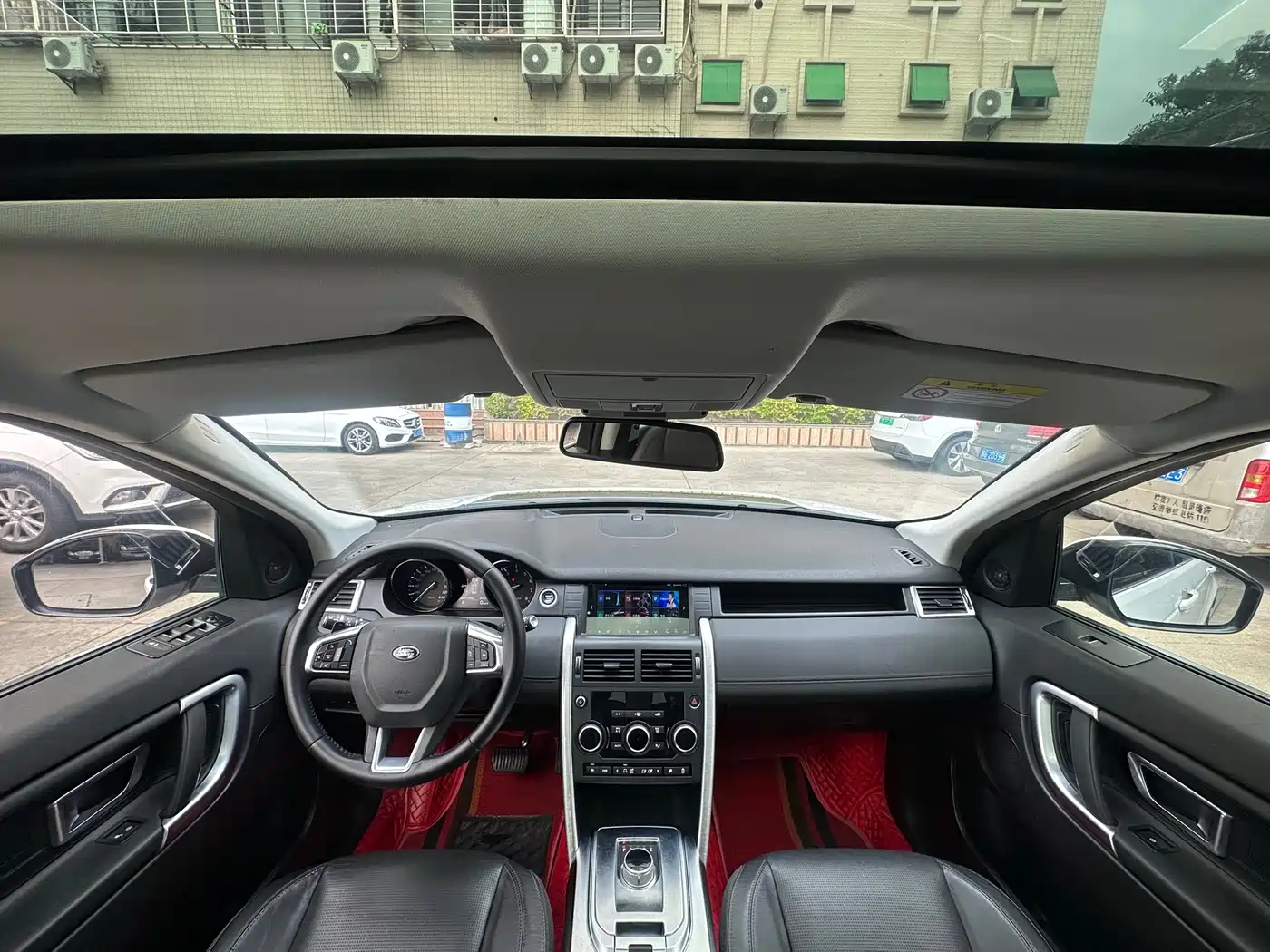 Land Rover Discovery Sport 2016 2.0T SE фото 16