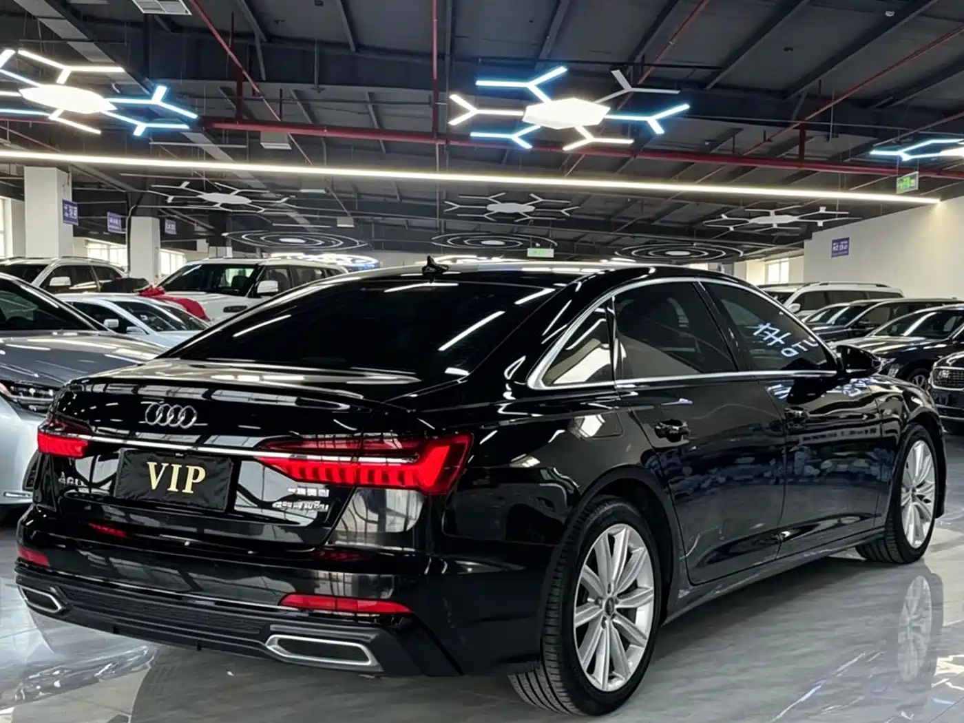 Audi A6L 2021 45 TFSI Exclusive Sport фото 11