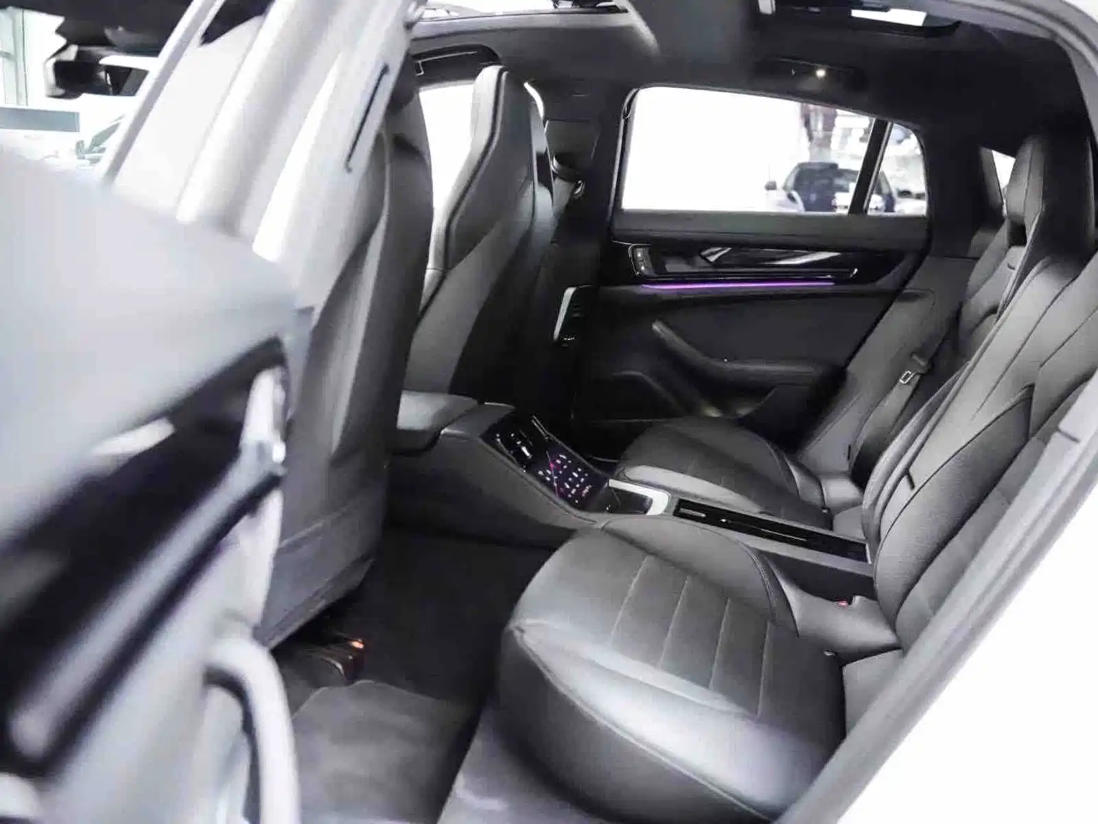 Photo 8 - Porsche Panamera