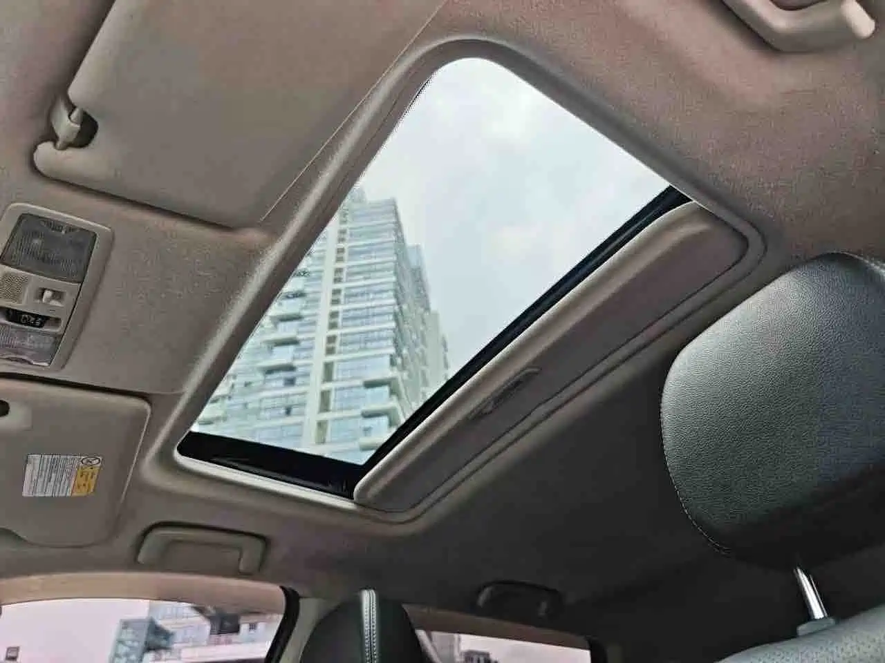 Mitsubishi Outlander (Import) 2015 2014 2.4L 4WD Luxury Value Edition 7-seater