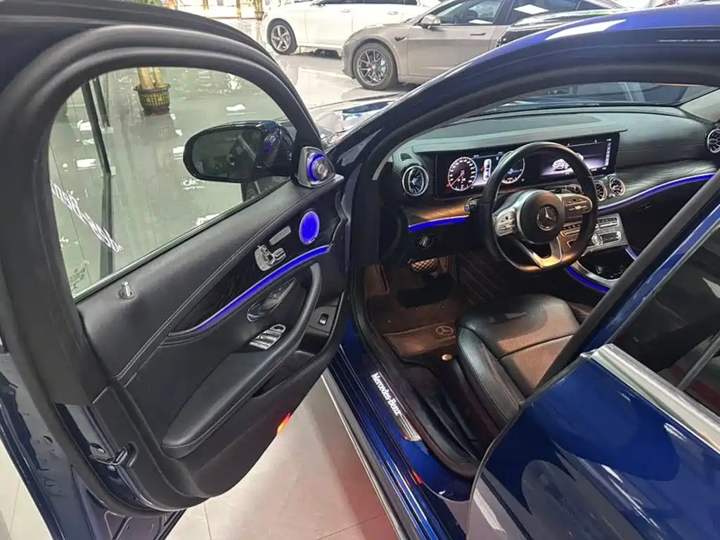 Фото 6 - Mercedes-Benz E-Class