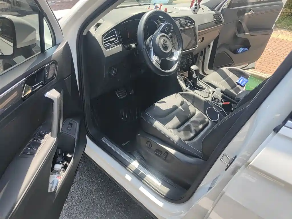 Volkswagen Tiguan L 2020 330TSI Auto 2WD R-Line Flagship China VI фото 14