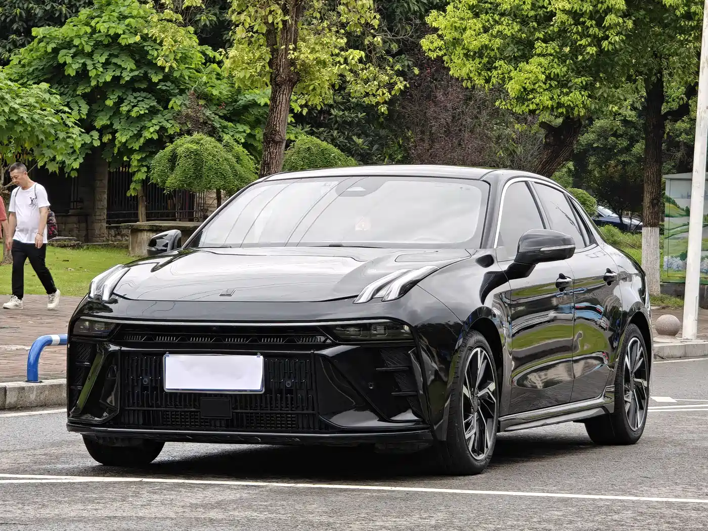 Lynk & Co 03