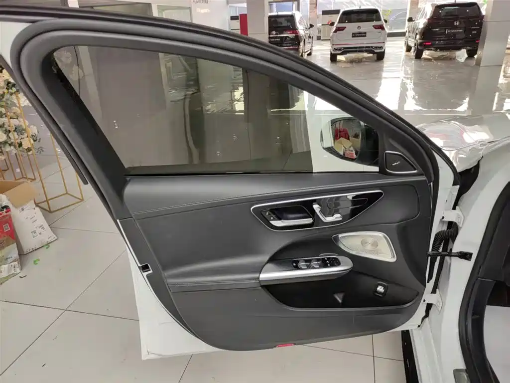 Mercedes-Benz C-Class 2023 C 260 L Night Edition Sport фото 24