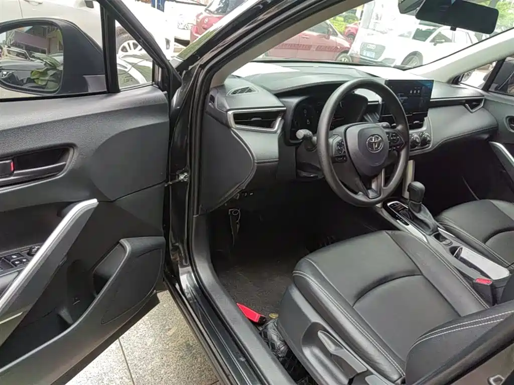 Toyota Corolla Cross 2023 2.0L Pioneer Edition фото 16