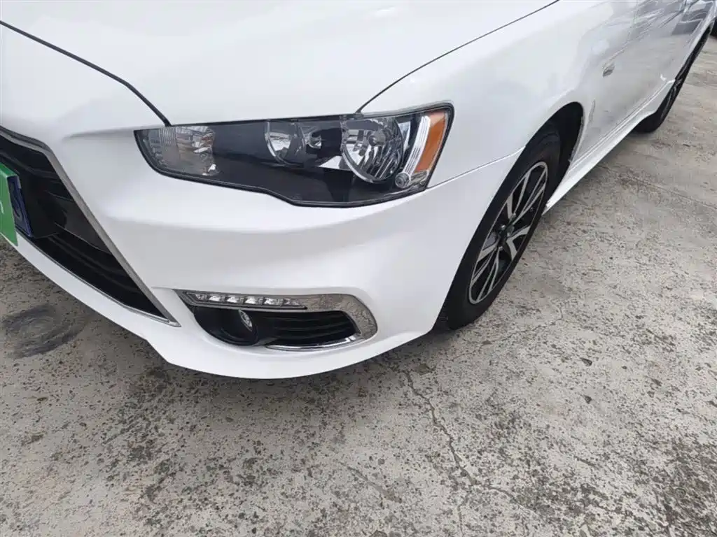 Mitsubishi Lancer EX 2016 1.8L CVT Black & White Replica фото 24