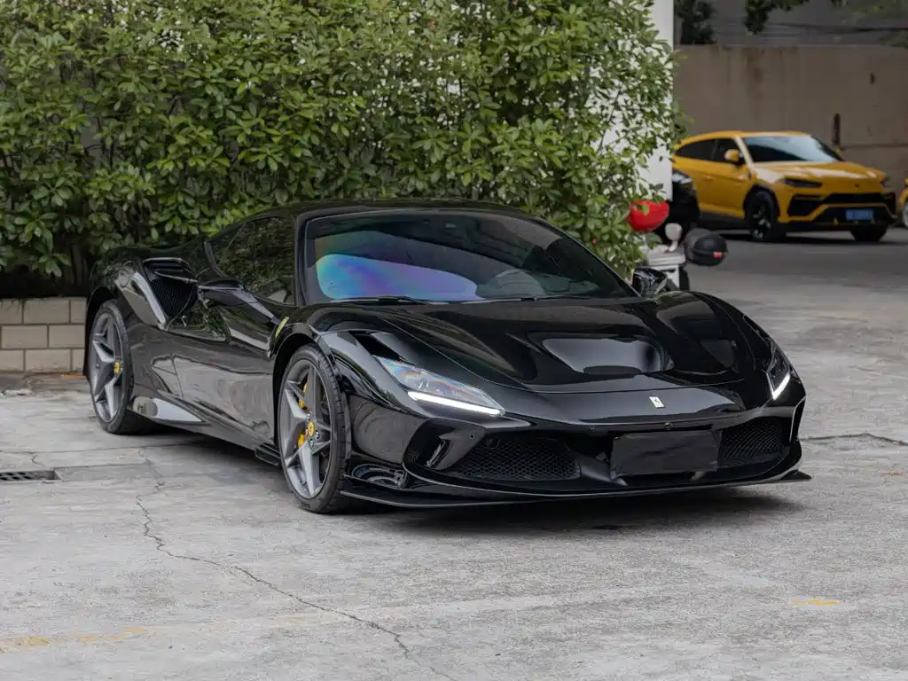 Photo 3 - Ferrari F8