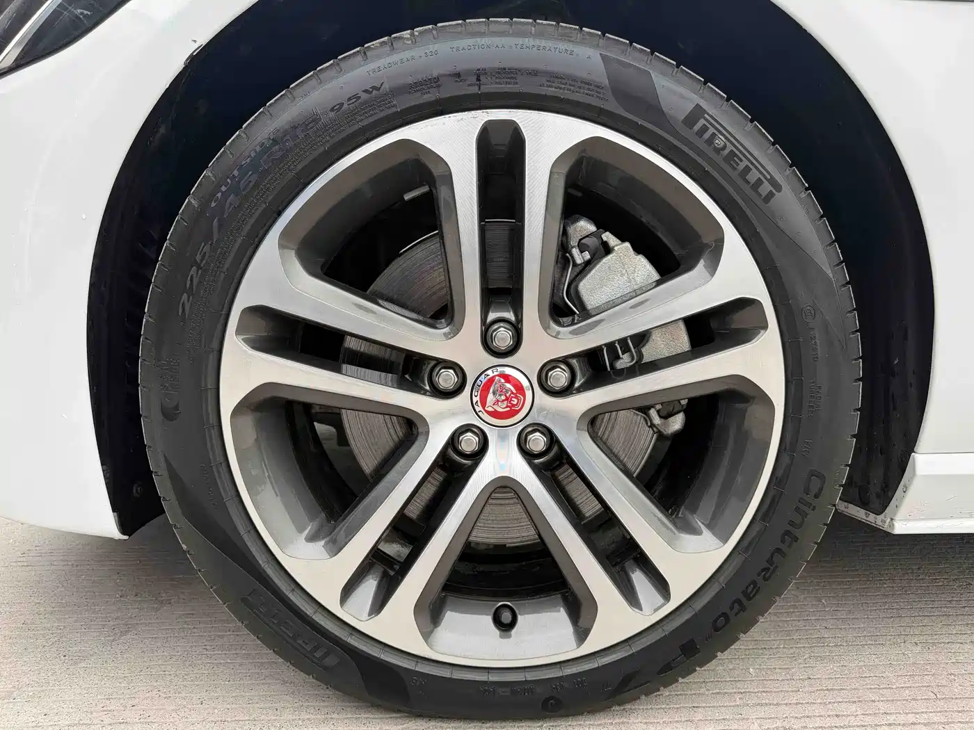 Jaguar XEL 2024 2024 Model 2.0T 250PS R-DYNAMIC S Progressive Sport Edition