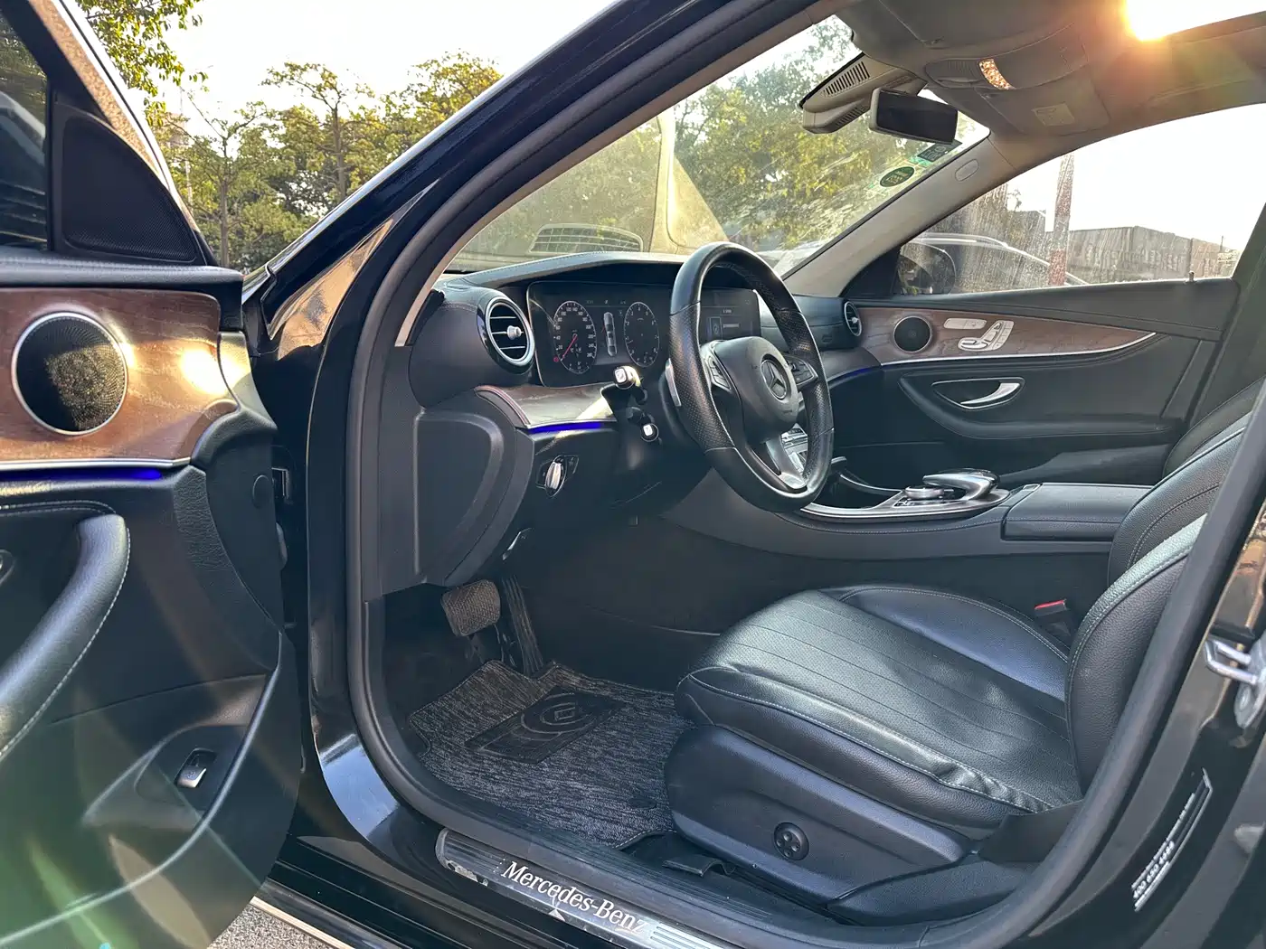Mercedes-Benz E-Class 2018 E 300 L Luxury фото 4