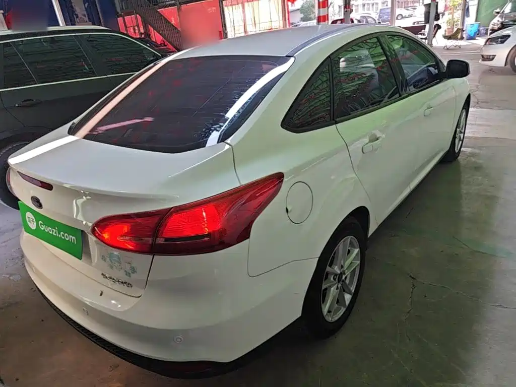 Фото 6 - Ford Focus