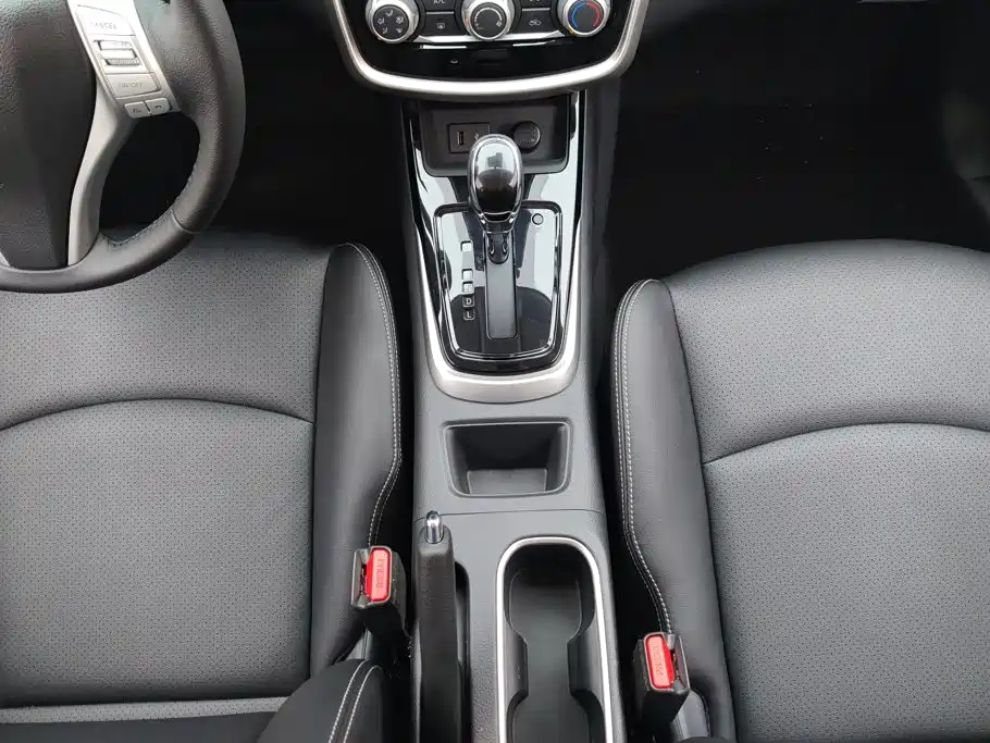 Nissan Tiida 2024 2024 1.6L CVT Smart Drive Edition