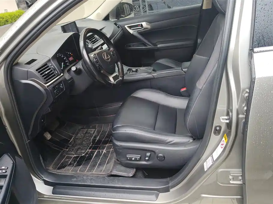Lexus CT 2017 CT200h Comfort (Single Color, China V) фото 9