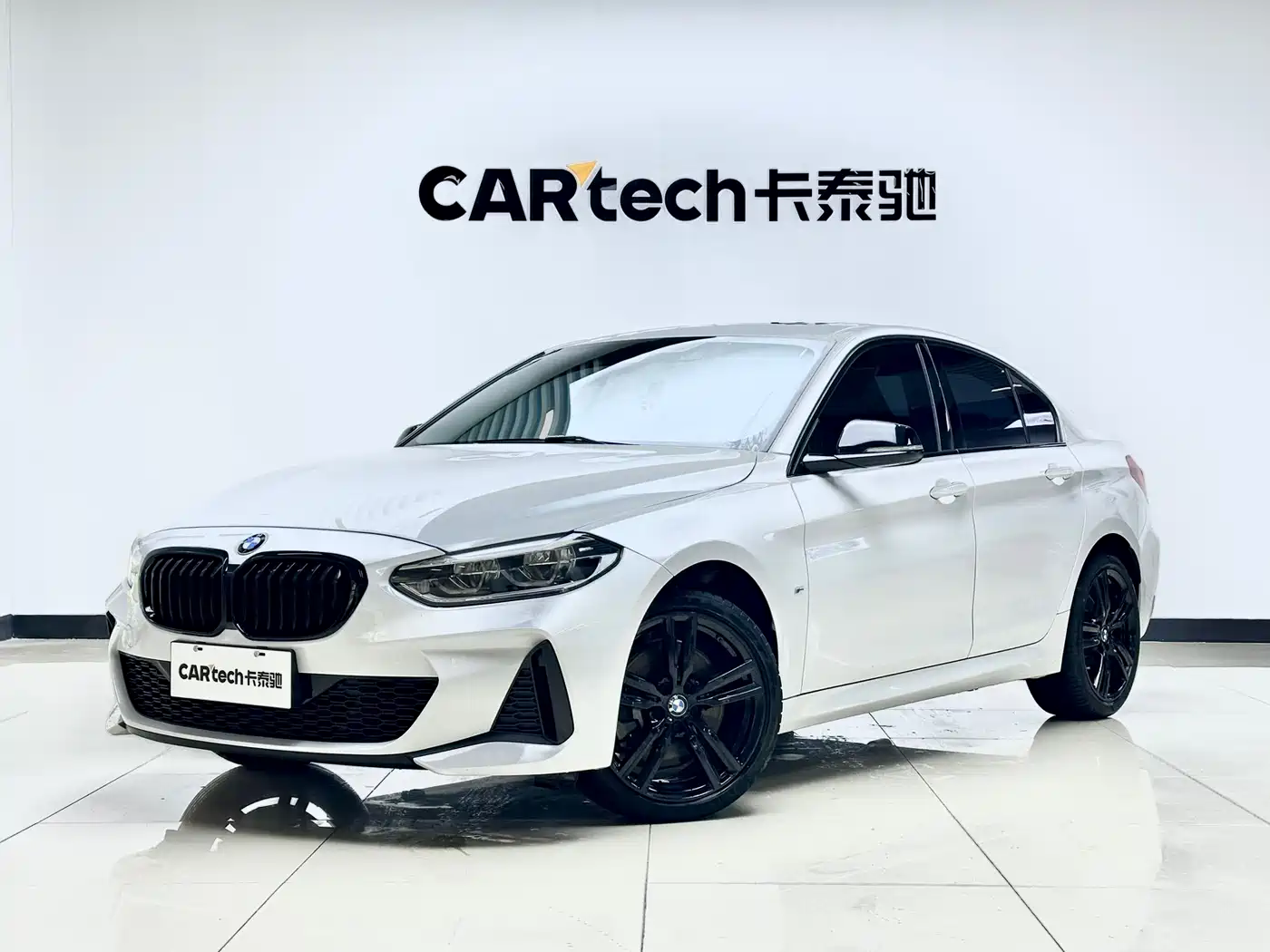 BMW 1 Series 2022 125i M Sport Shadow Edition фото 2