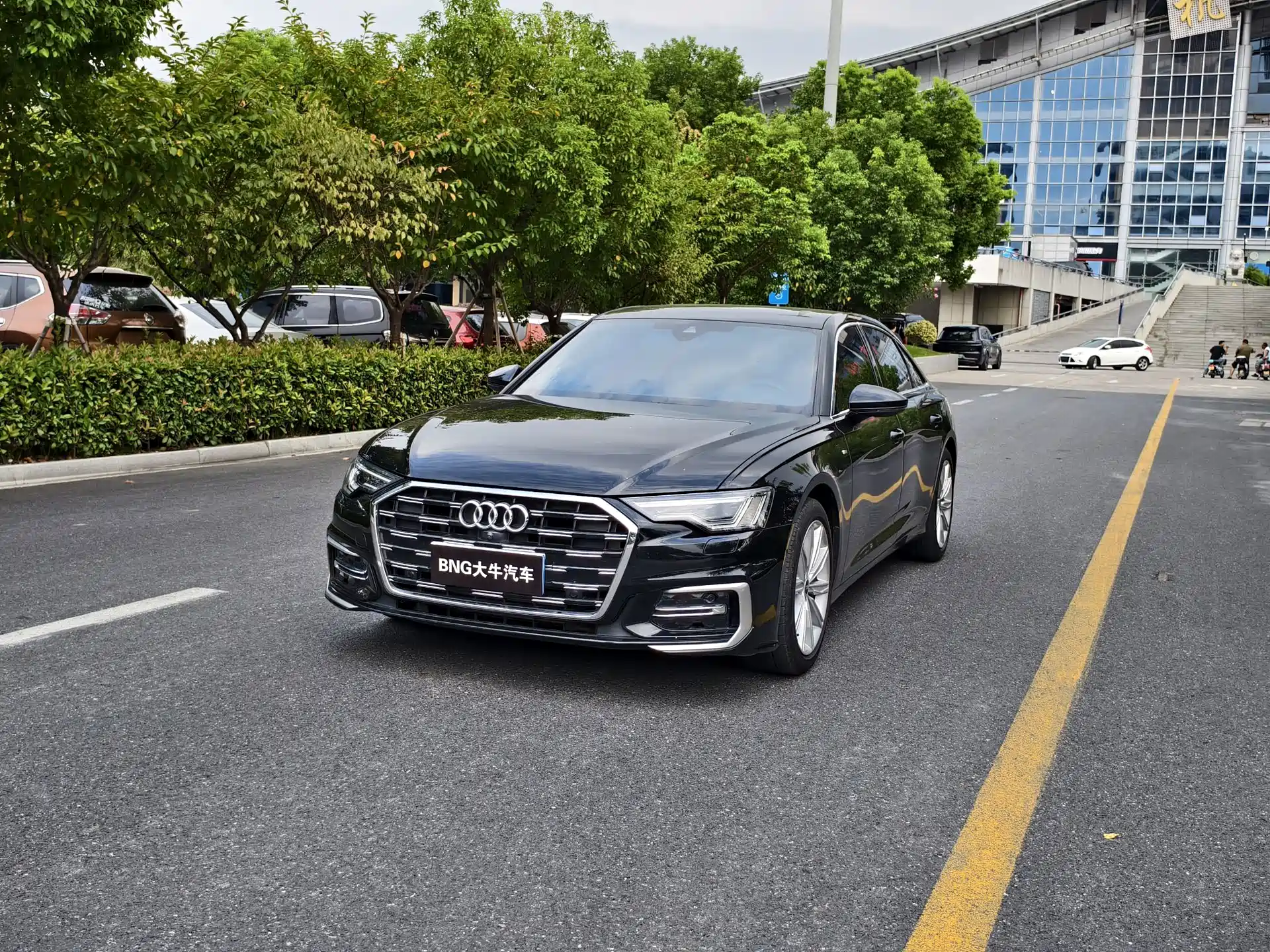 Фото 1 - Audi A6L
