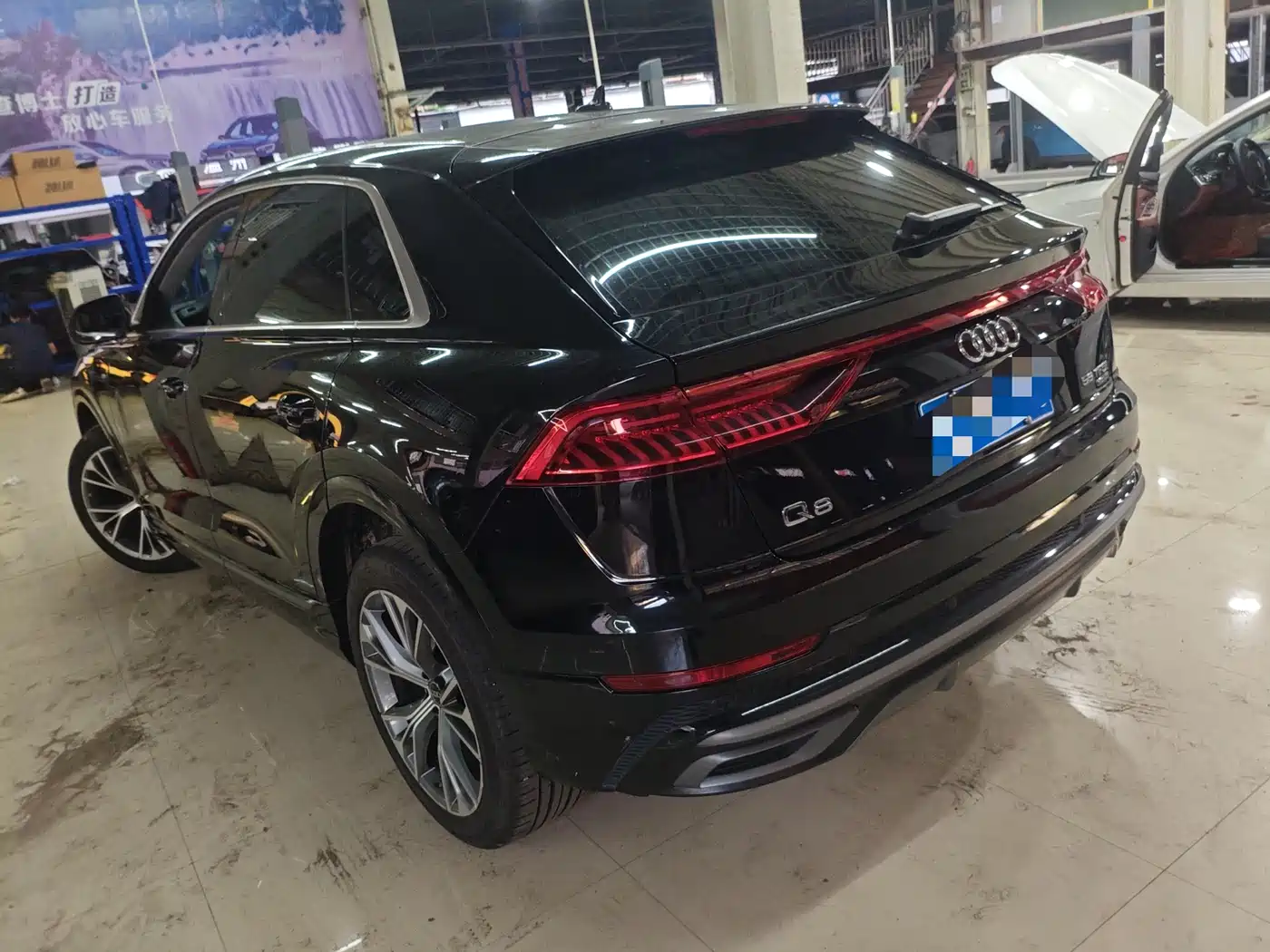 Audi Q8 2023 2022 55 TFSI Luxury Dynamic