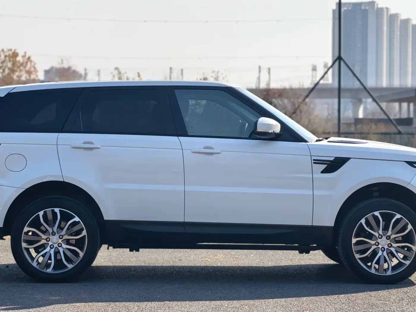 Land Rover Range Rover Sport 2014 3.0 SC V6 HSE фото 3