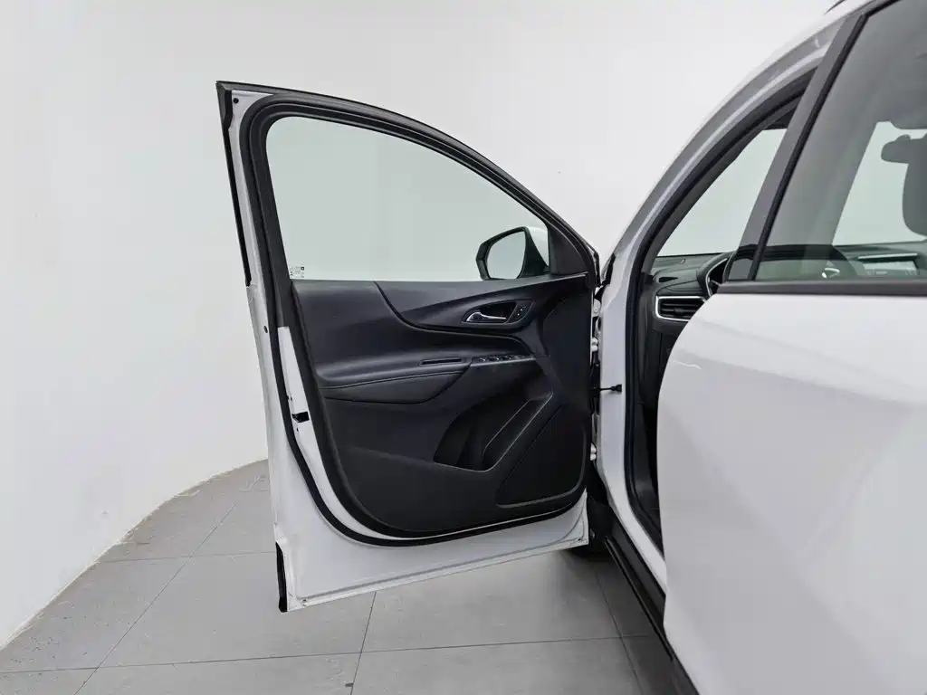 Фото 8 - Chevrolet Equinox