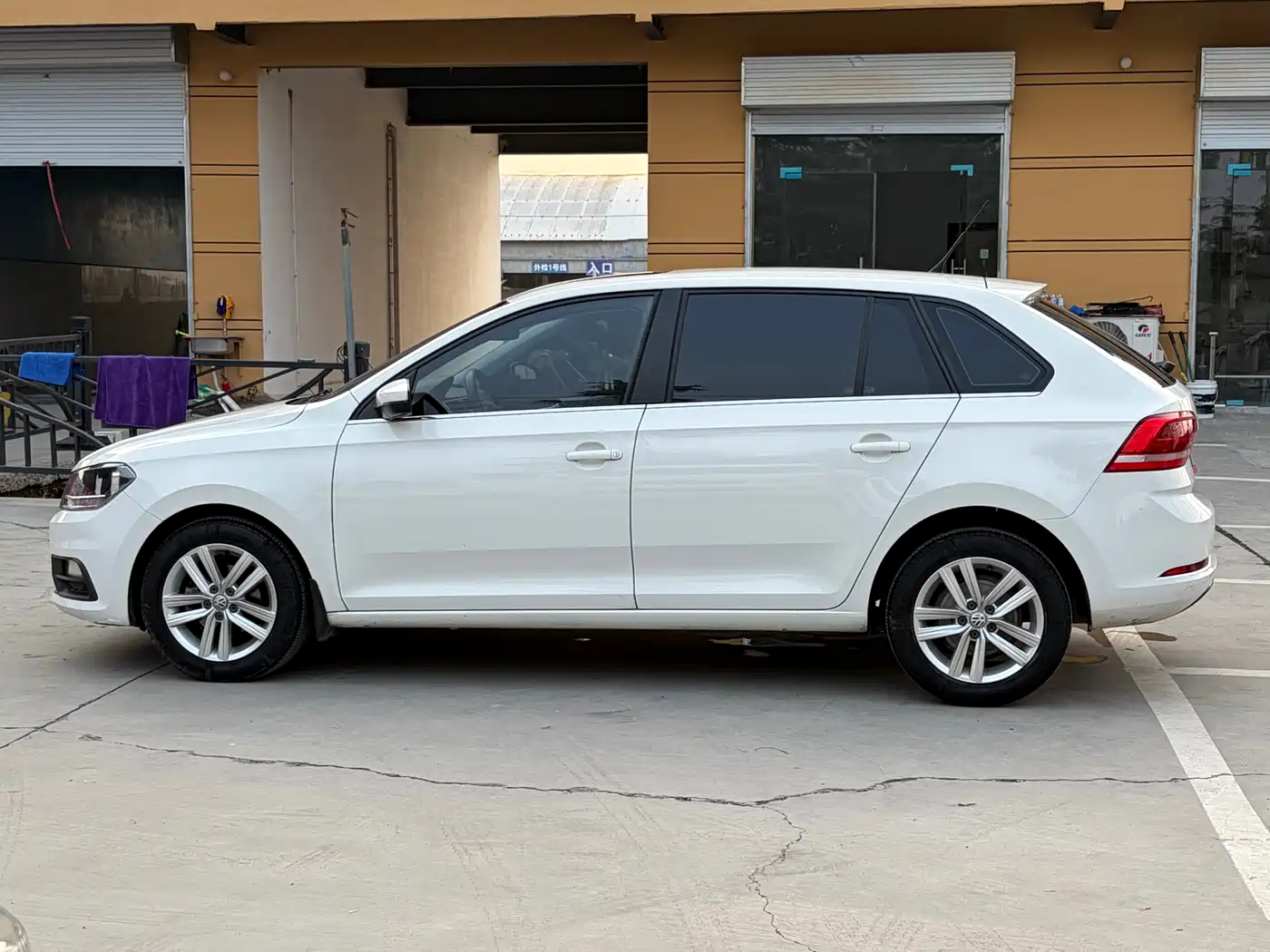 Volkswagen Santana 2015 Gran Santana 1.6L Automatic Luxury фото 15