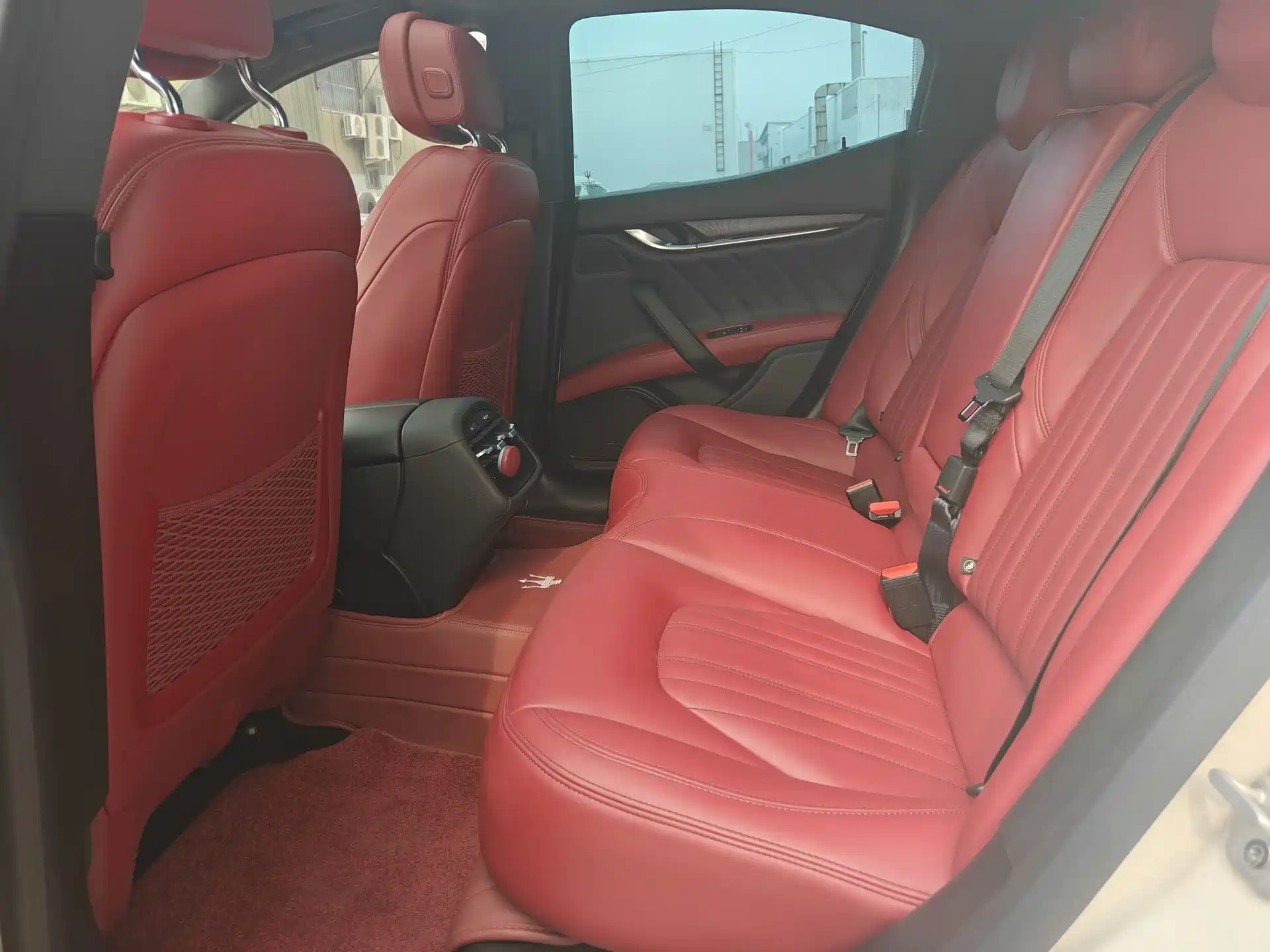 Photo 6 - Maserati Ghibli