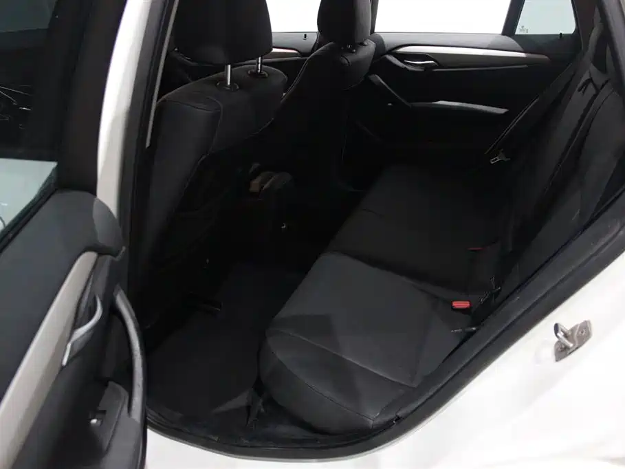 BMW X1 (Import) 2012 sDrive18i Luxury фото 11