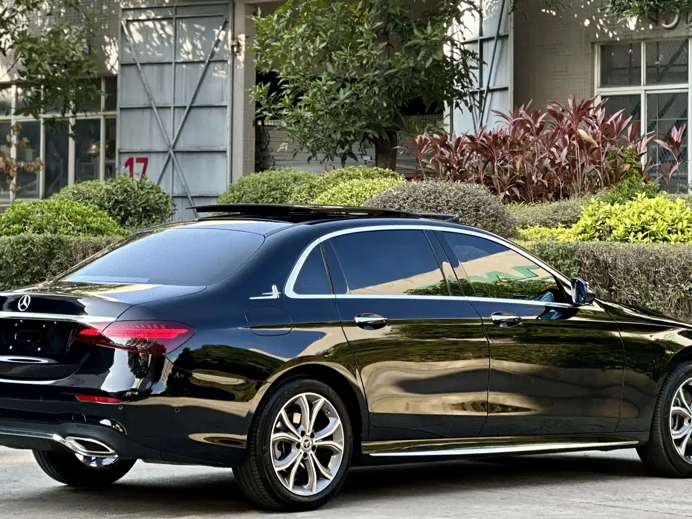 Mercedes-Benz E-Class 2022 E 300 L Luxury фото 5