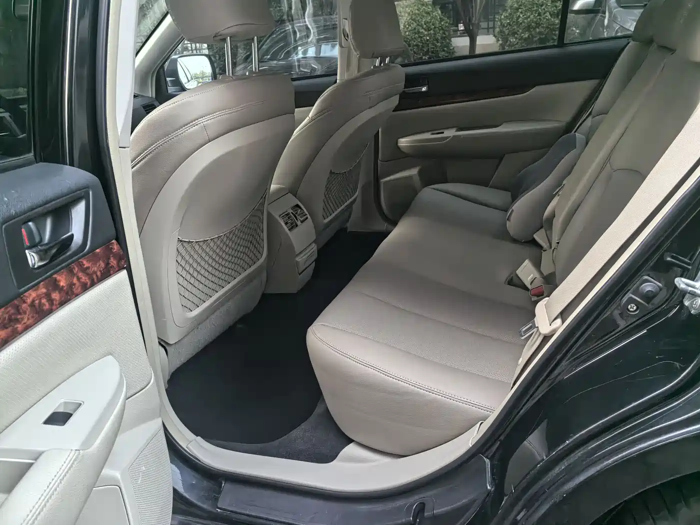 Subaru Legacy 2010 2.5i Luxury Navigation Edition фото 7