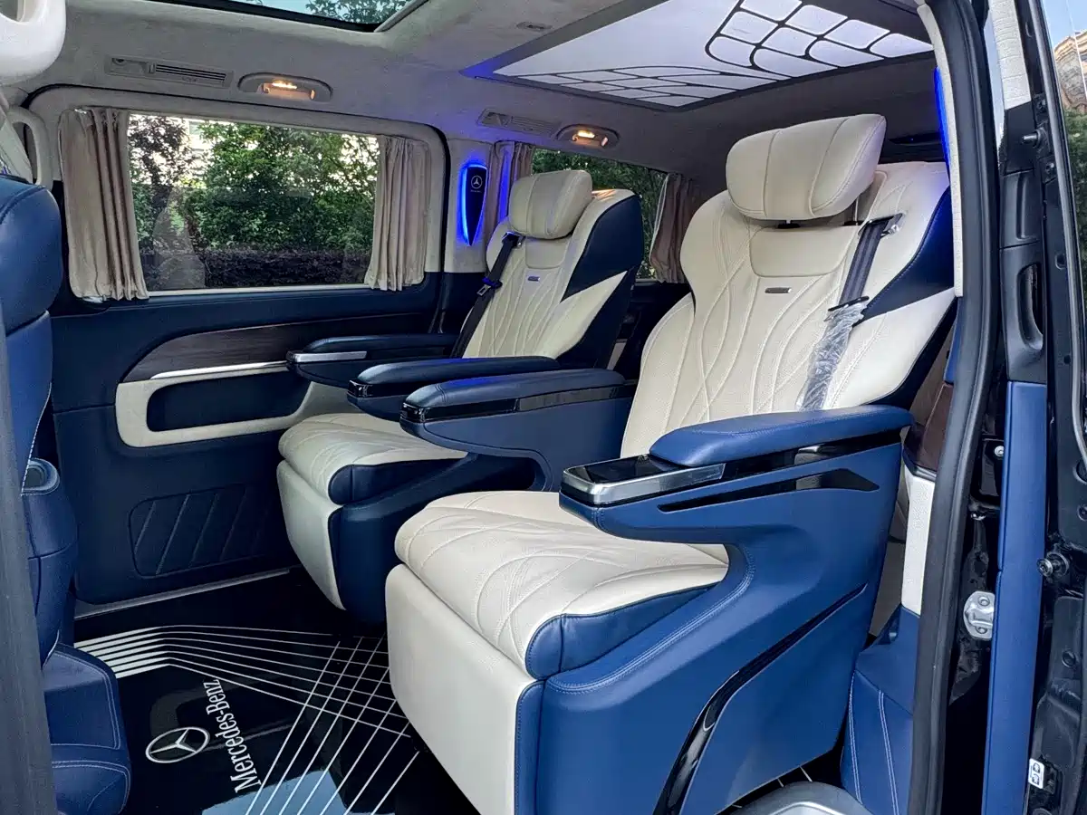 Mercedes-Benz V-Class 2021 V 260 Pilot Edition фото 12