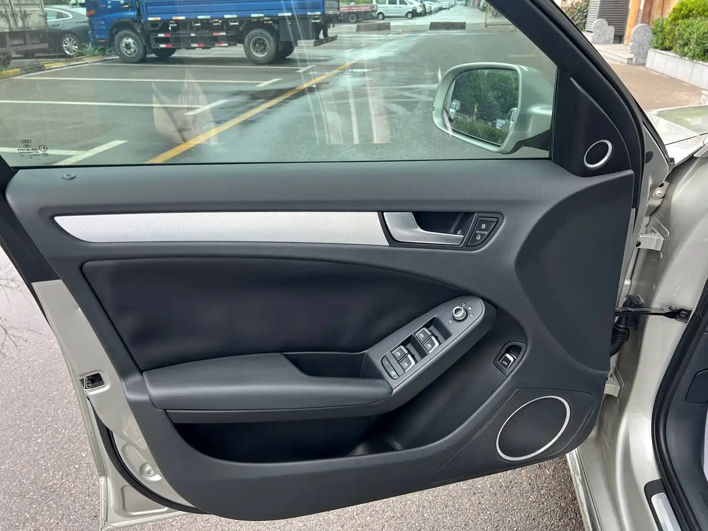 Фото 14 - Audi A4L