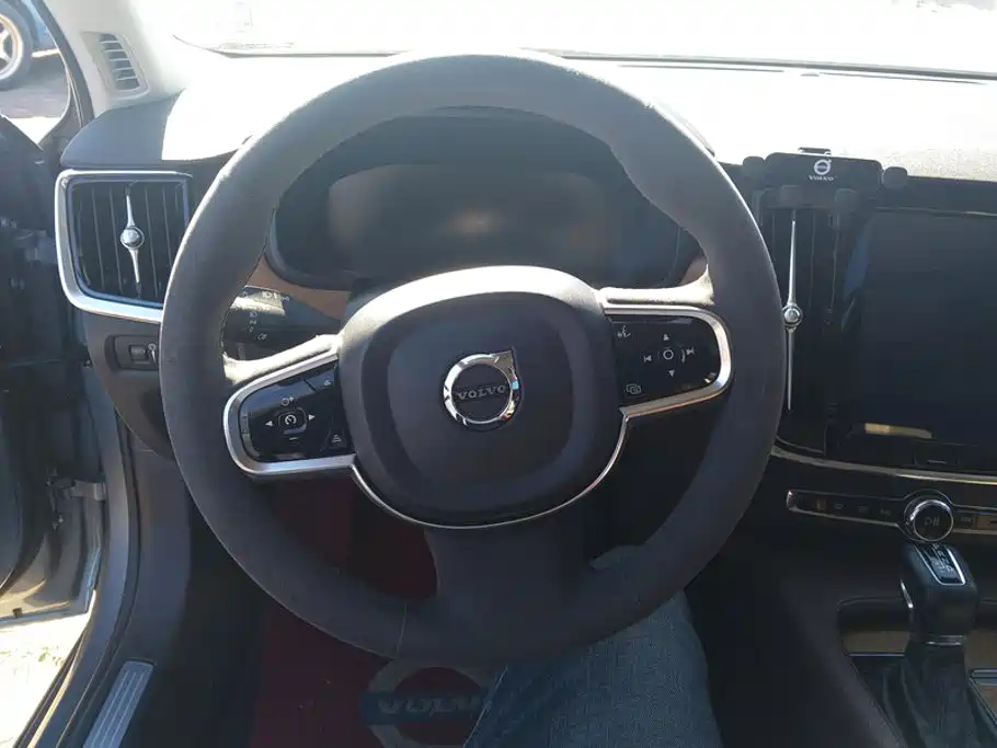 Photo 15 - Volvo S90