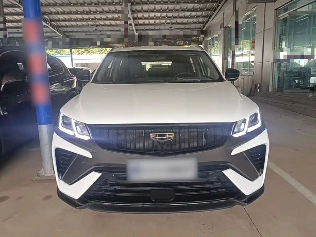 Фото 3 - Geely Coolray