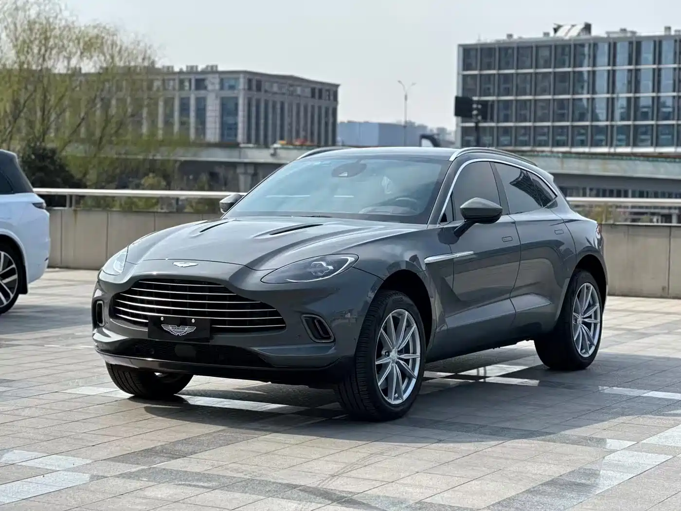 2024 Aston Martin DBX