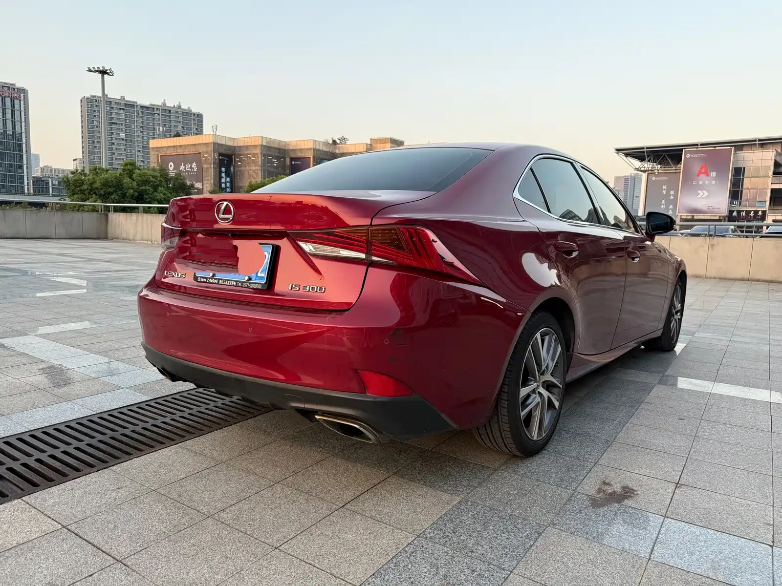 Фото 9 - Lexus IS