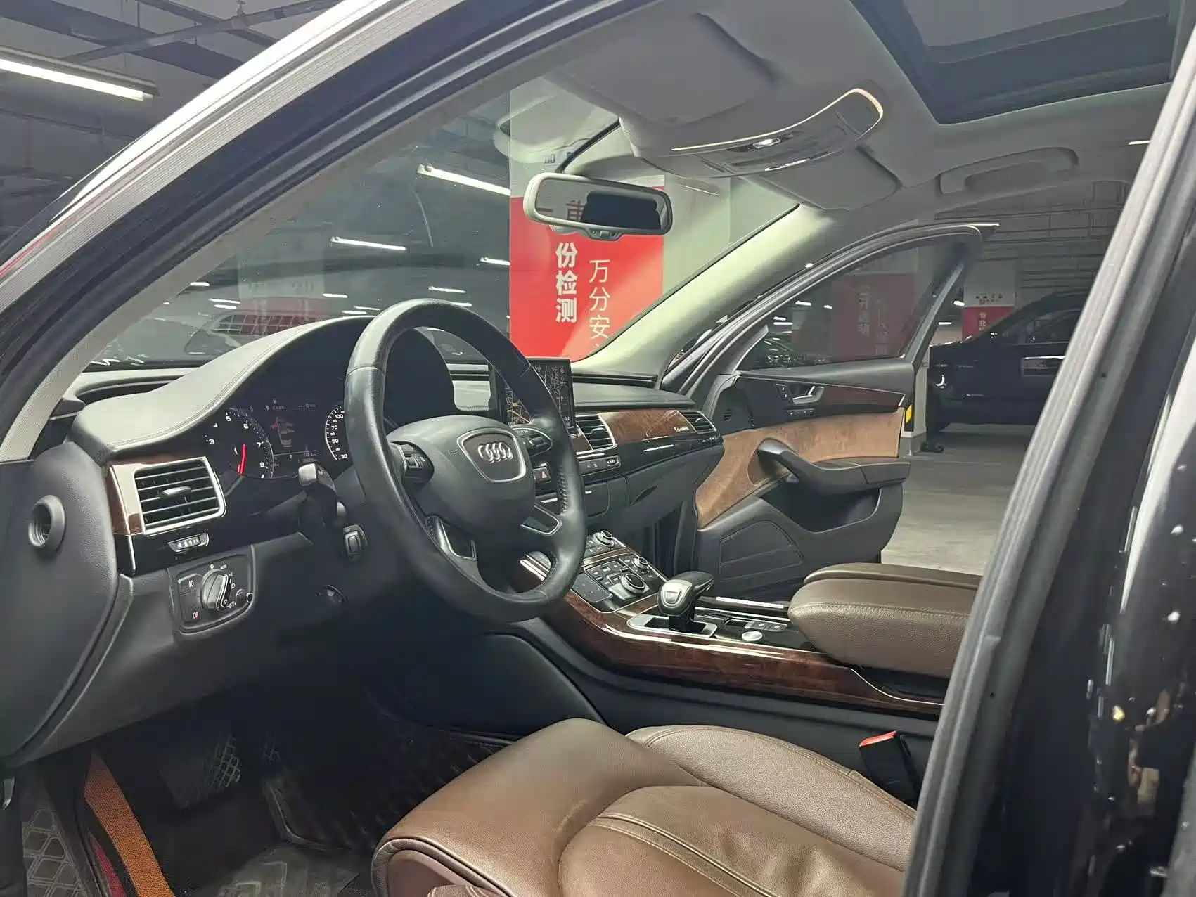 Photo 15 - Audi A8