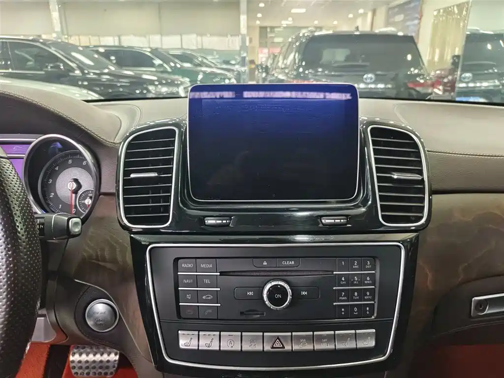 Mercedes-Benz GLE 2019 GLE 400 4MATIC Collector's Edition фото 9
