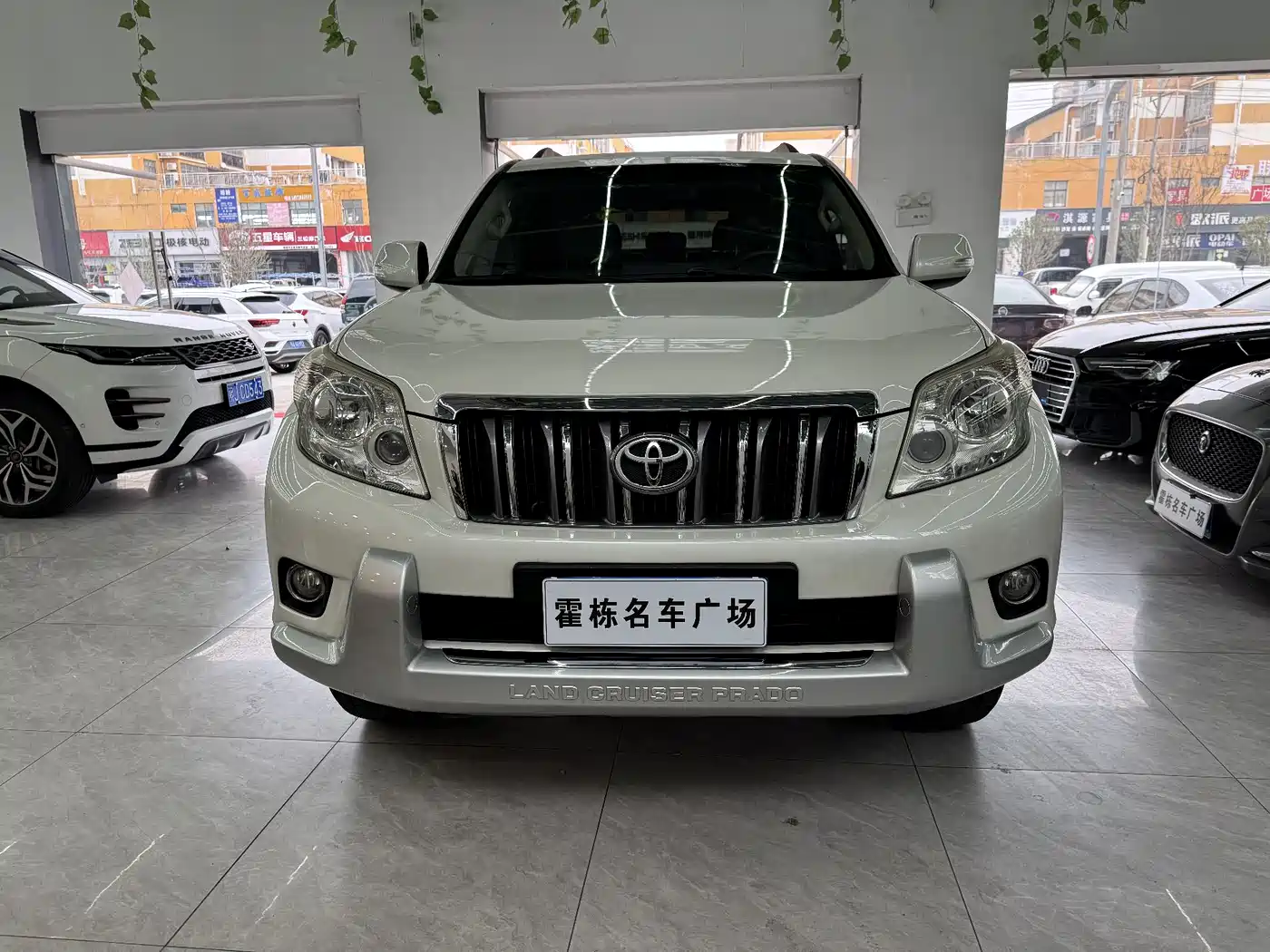 Toyota Prado 2010 4.0L Automatic TX-L фото 2