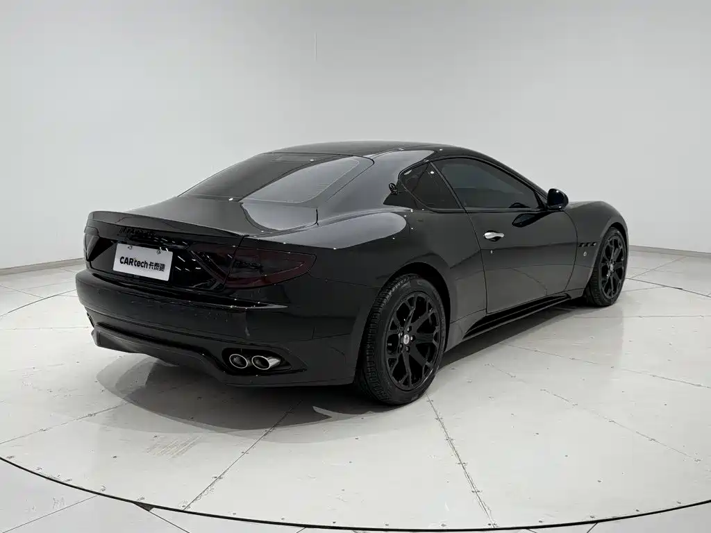 Photo 25 - Maserati GranTurismo