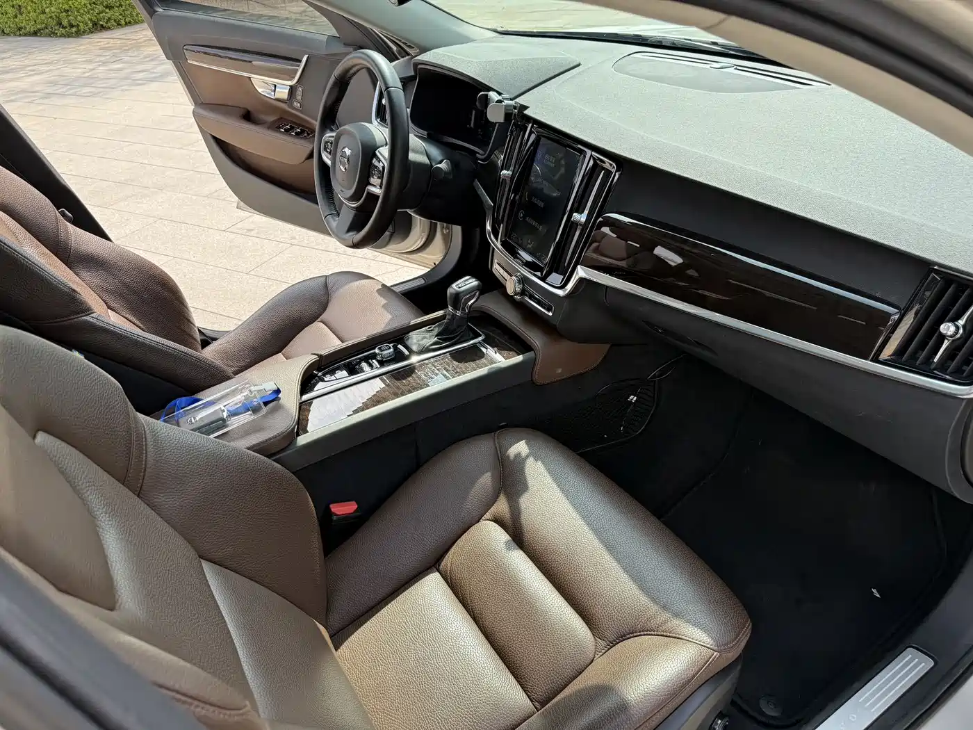 Фото 8 - Volvo S90