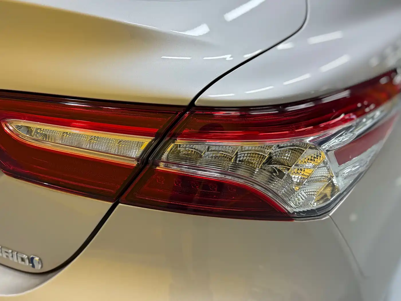 Toyota Camry 2021 Hybrid 2.5HG Luxury Edition фото 24