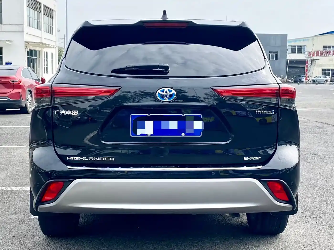 Toyota Highlander 2022 Model Dual Engine 2.5L 4WD Premium Edition 7-Seater фото 5