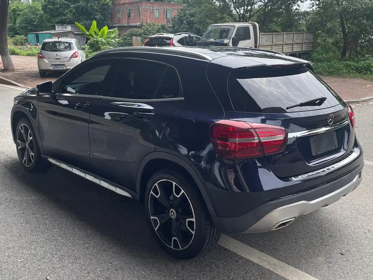 Mercedes-Benz GLA 2017 GLA 220 4MATIC Fashion фото 10