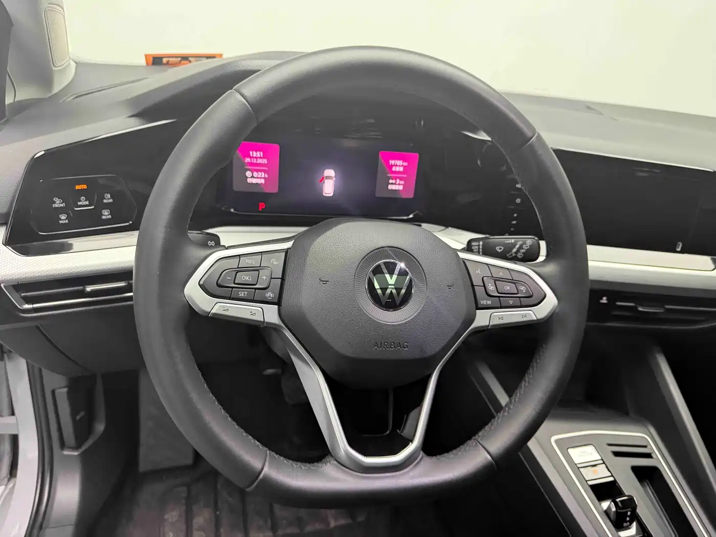 Volkswagen Golf 2023 Facelift 280TSI DSG Pro фото 23
