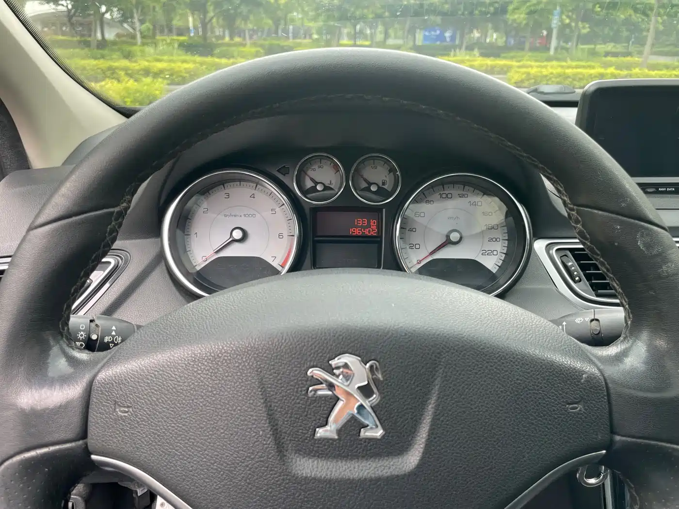 Peugeot 308 2014 Model Joy Edition Classic 1.6L Automatic Trend Style фото 17