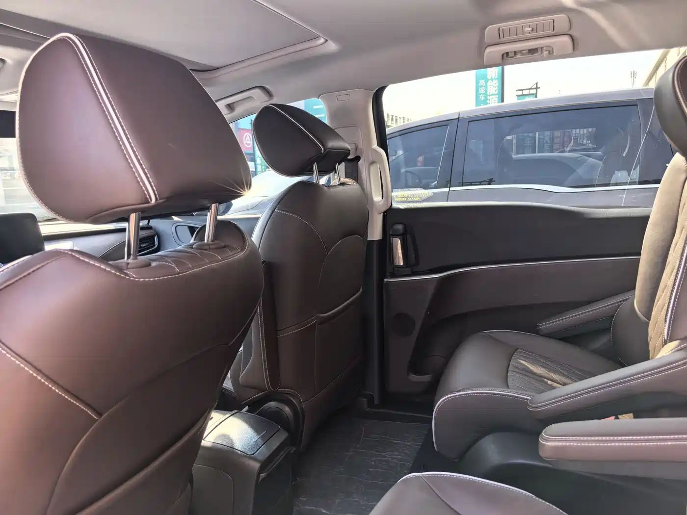 Buick GL8 2023 Land Business Class 652T Luxury фото 6