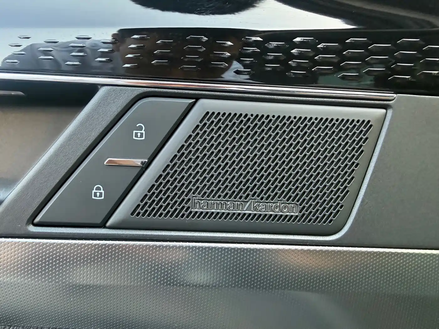 Volkswagen Passat 2022 380TSI Flagship Edition фото 13