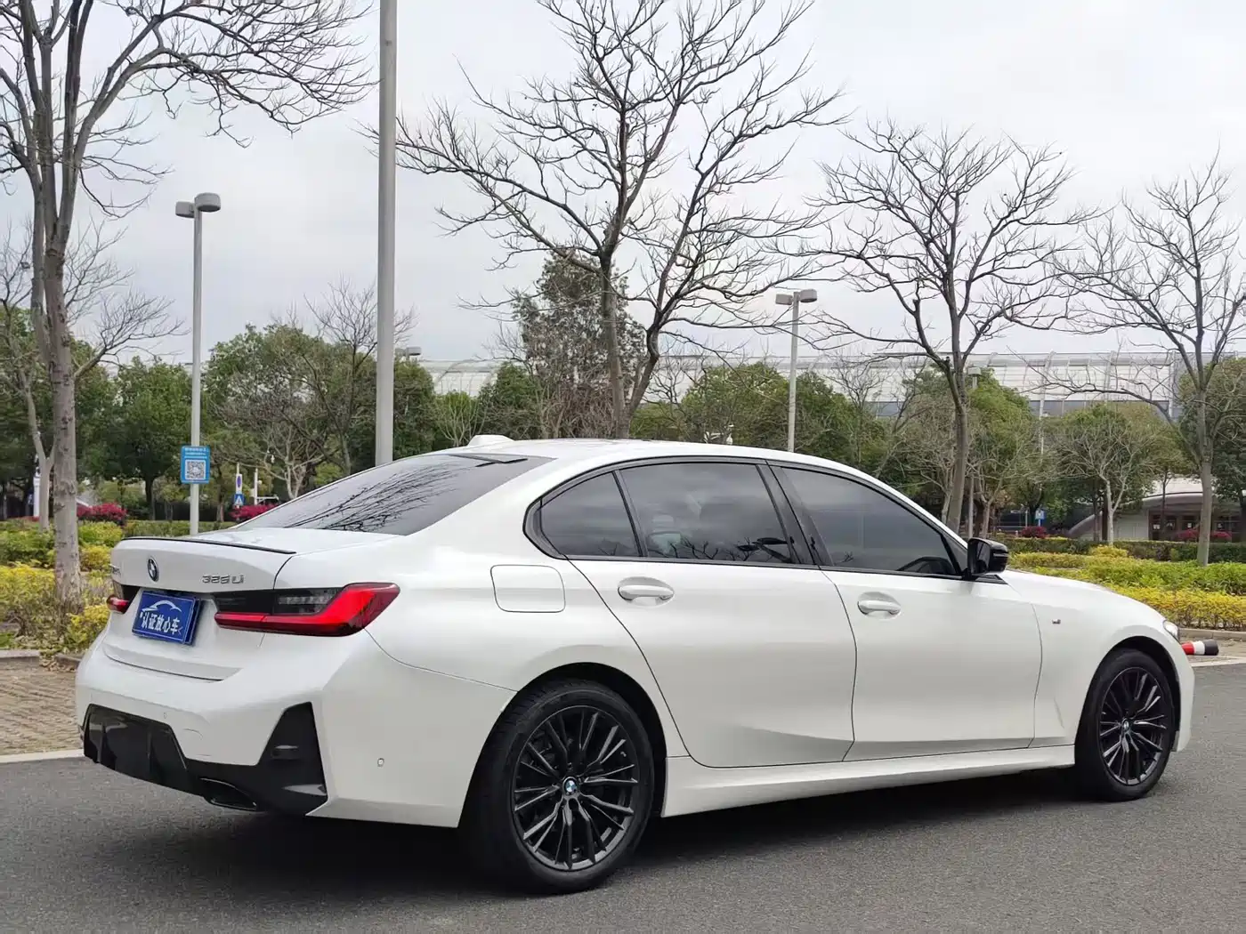 BMW 3 Series 2023 325Li M Sport Black Night Package фото 6