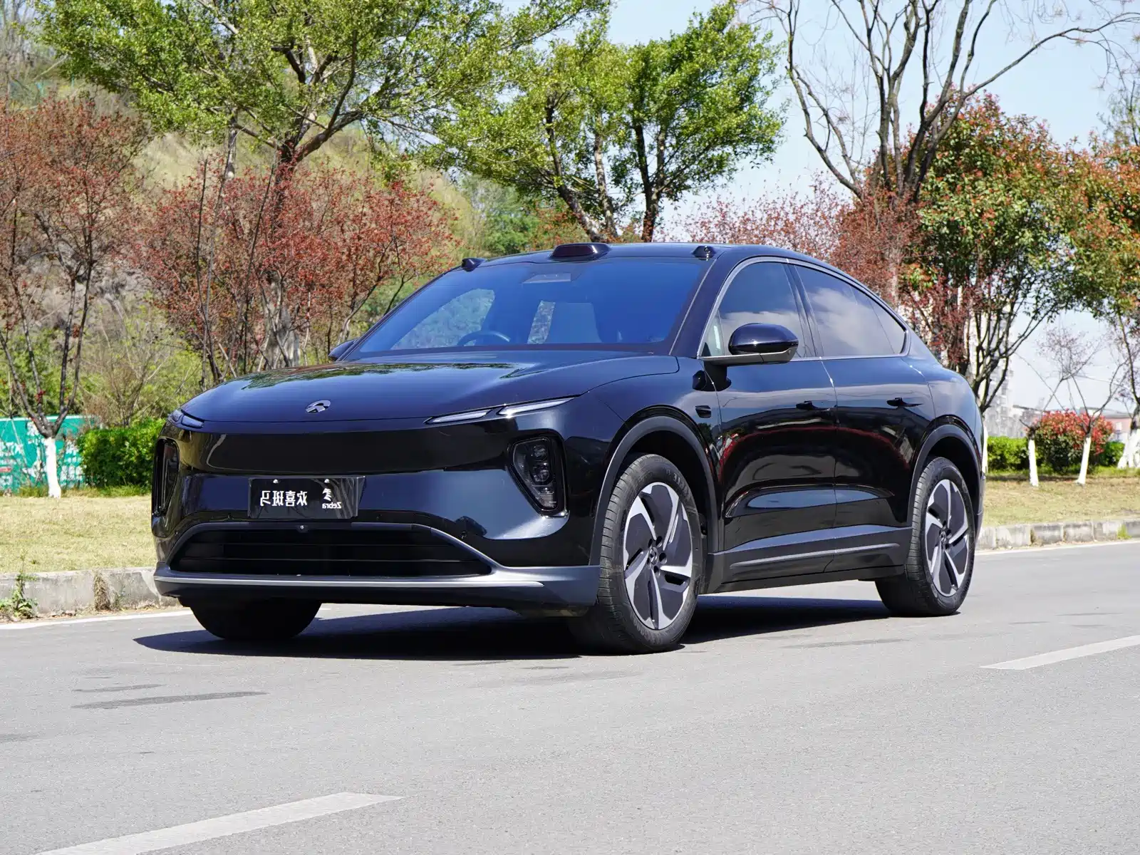 Фото 1 - NIO EC6