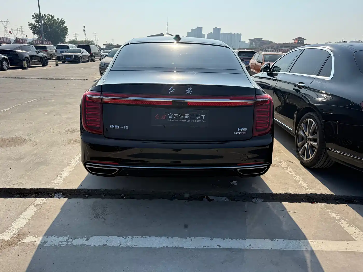 Hongqi H9 2022 2.0T Smart Connect Flag Smooth Edition фото 8