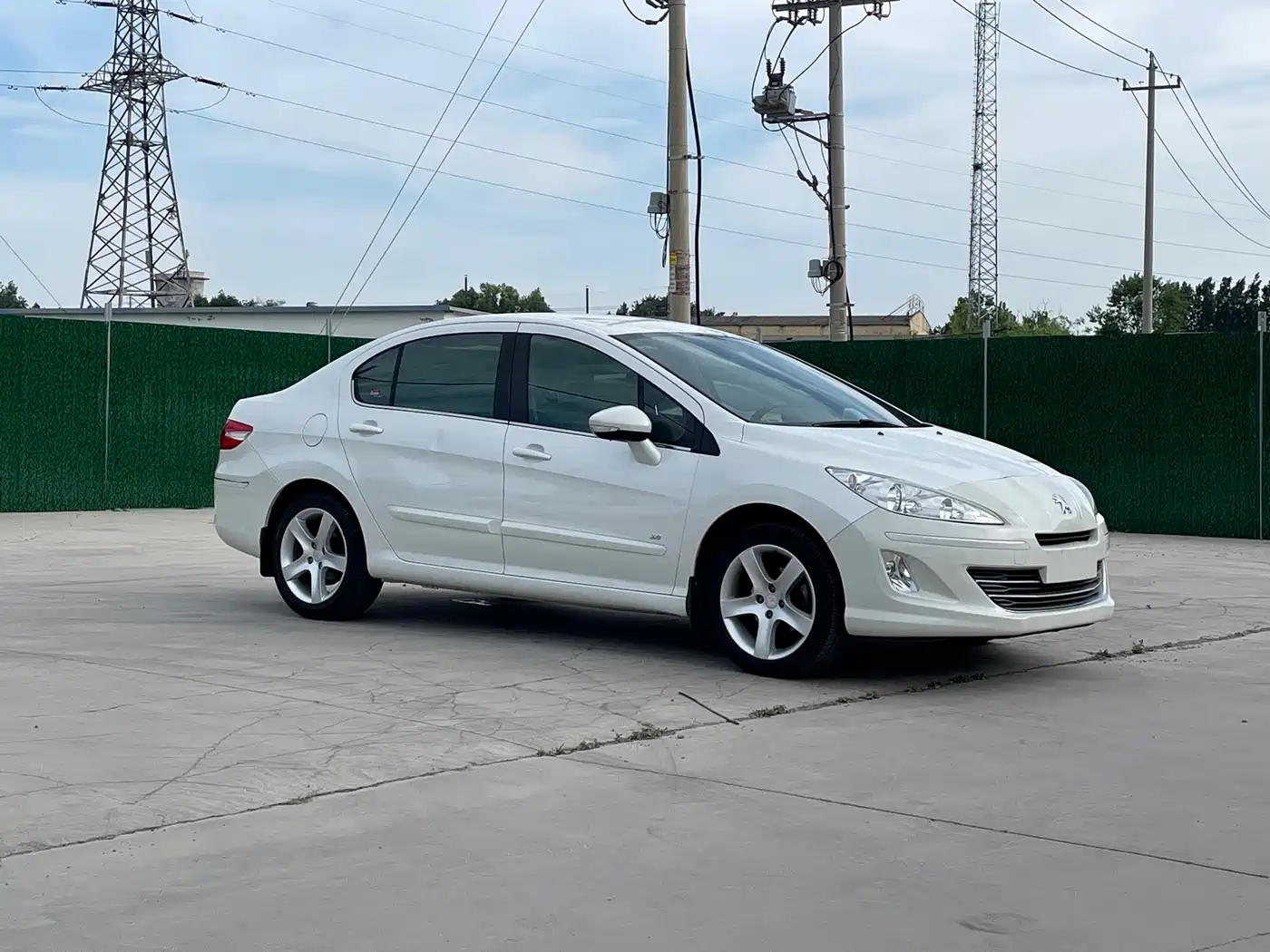 Peugeot 408 2013 2.0L Automatic Comfort Edition фото 3